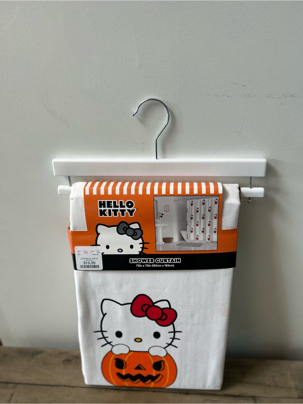 NWT Hello Kitty Halloween Pumpkin Fabric Shower Curtain 72x72 Sanrio - Picture 5 of 8